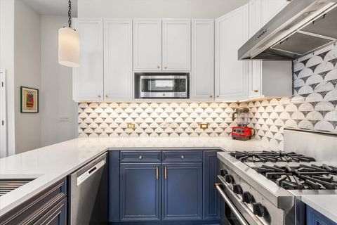 Tiny photo for 2849 N Burling Street #3, Chicago, IL 60657 (MLS # 12552329)