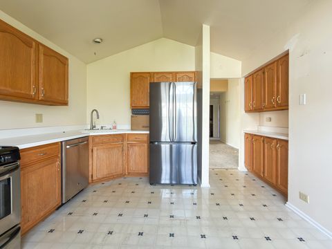 Tiny photo for 30W015 Juniper Court #30W015, Warrenville, IL 60555 (MLS # 12622316)