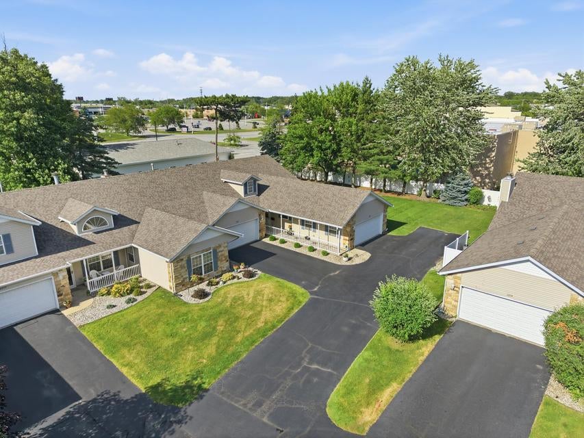 2267 WHISPERING OAKS Court