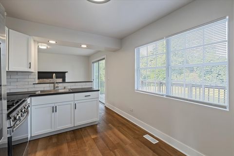 Tiny photo for 2042 University Drive, Naperville, IL 60565 (MLS # 12474510)