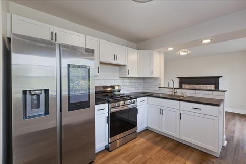 Tiny photo for 2042 University Drive, Naperville, IL 60565 (MLS # 12474510)
