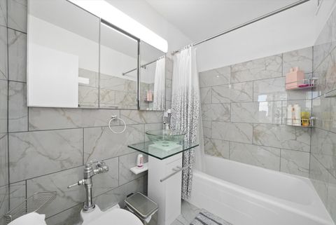 Tiny photo for 5757 N Sheridan Road #15H, Chicago, IL 60660 (MLS # 12455138)