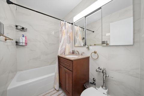 Tiny photo for 5757 N Sheridan Road #15H, Chicago, IL 60660 (MLS # 12455138)
