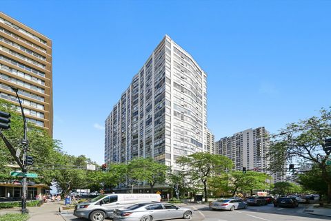 Photo of 5757 N Sheridan Road #15H, Chicago, IL 60660 (MLS # 12455138)