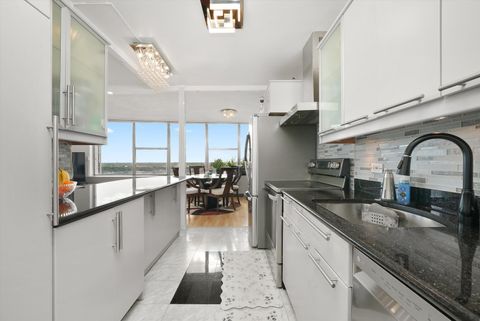 Tiny photo for 5757 N Sheridan Road #15H, Chicago, IL 60660 (MLS # 12455138)