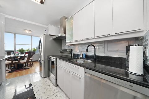 Tiny photo for 5757 N Sheridan Road #15H, Chicago, IL 60660 (MLS # 12455138)