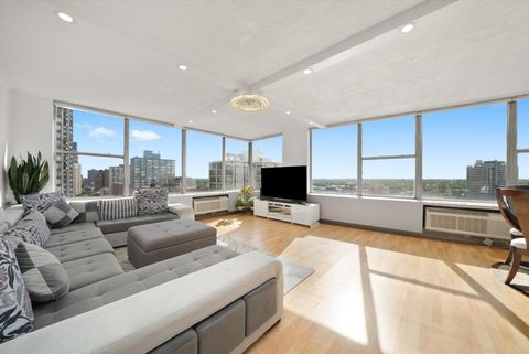 Tiny photo for 5757 N Sheridan Road #15H, Chicago, IL 60660 (MLS # 12455138)