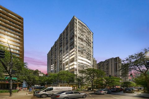 Tiny photo for 5757 N Sheridan Road #15H, Chicago, IL 60660 (MLS # 12455138)