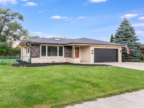 Tiny photo for 10458 S 81st Avenue, Palos Hills, IL 60465 (MLS # 12749497)