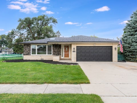 Photo of 10458 S 81st Avenue, Palos Hills, IL 60465 (MLS # 12749497)