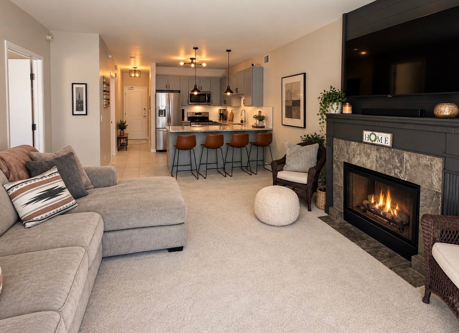 21 W CHESTNUT Street 806