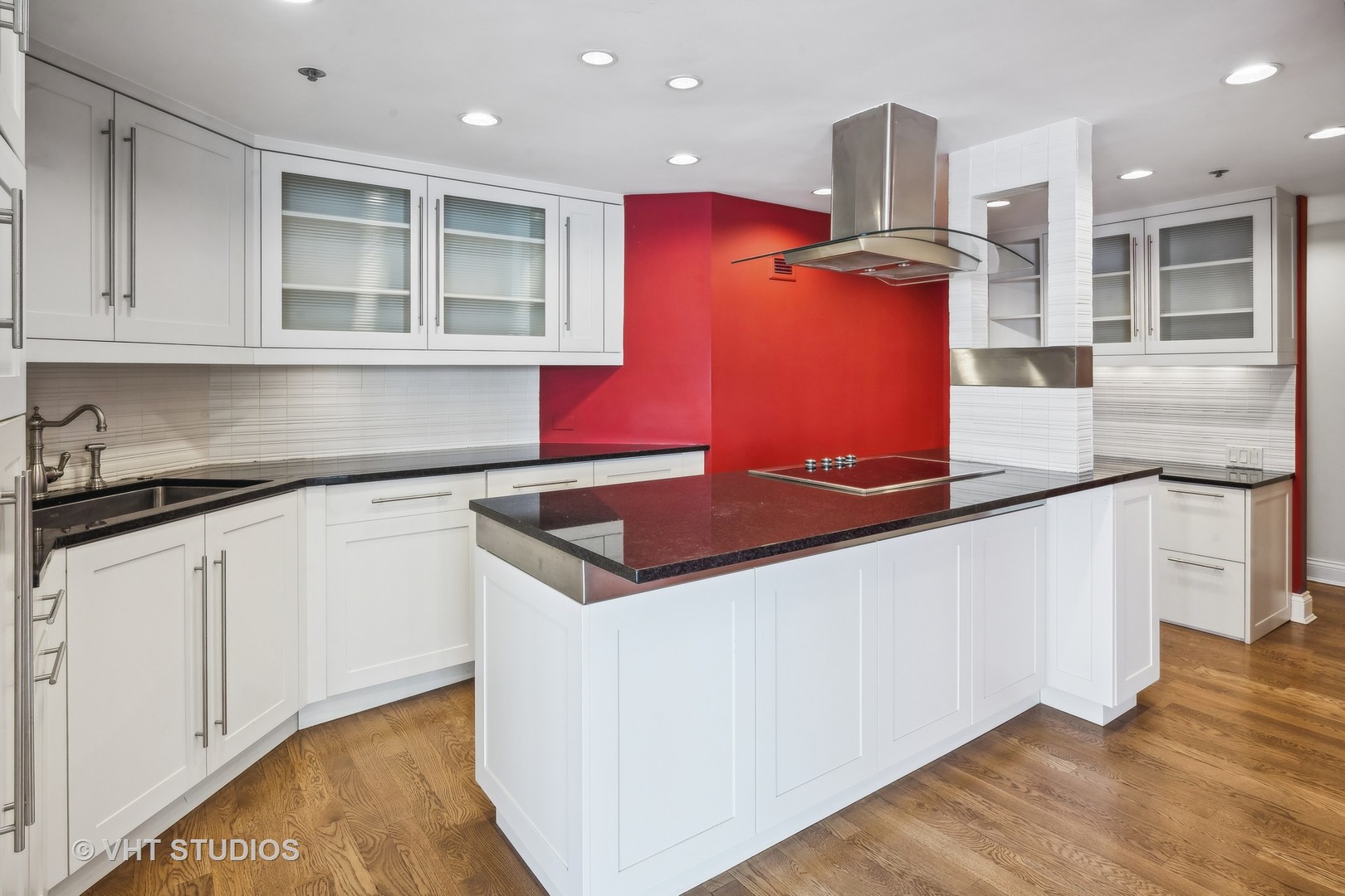 950 N Michigan Avenue 4405
