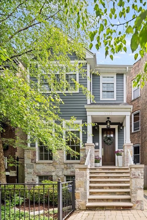 Photo of 2225 W School Street, Chicago, IL 60618 (MLS # 12658435)