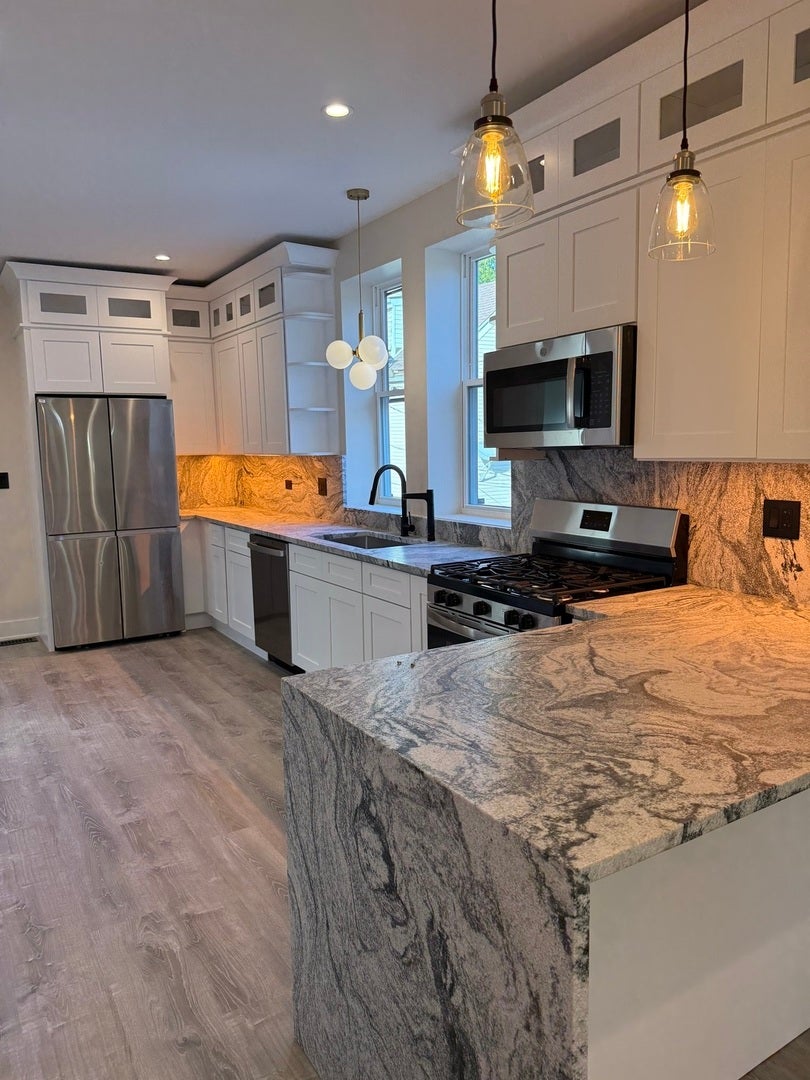2657 W 21st Place