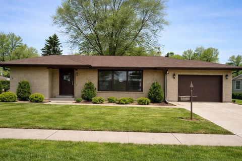 Photo of 2308 185th Street, Lansing, IL 60438 (MLS # 12603143)