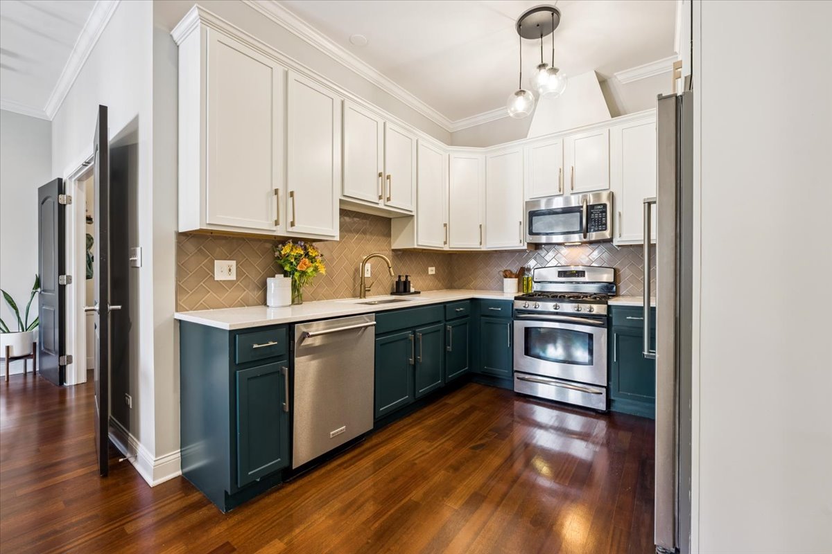 2130 W Belmont Avenue 3A