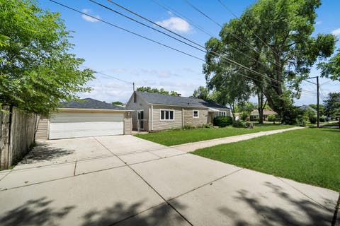 Tiny photo for 1446 EVERETT Avenue, Des Plaines, IL 60018 (MLS # 12743860)