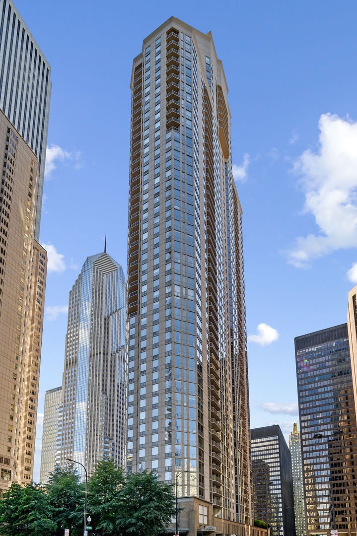 222 N COLUMBUS Drive 2209