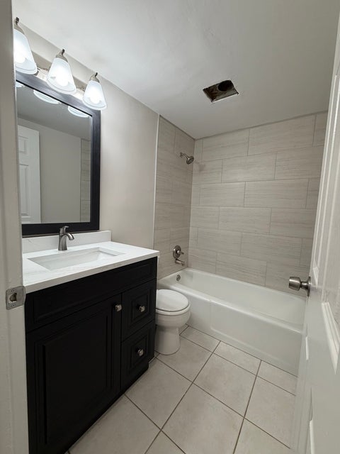Tiny photo for 120a Collen Street #104, Lombard, IL 60148 (MLS # 12798342)