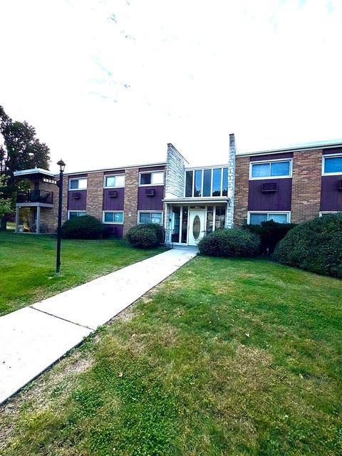 Photo of 120a Collen Street #104, Lombard, IL 60148 (MLS # 12798342)