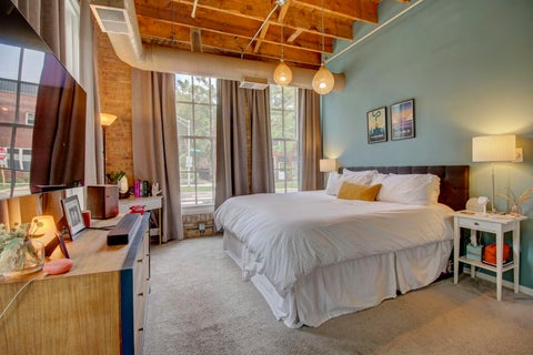Tiny photo for 5235 N Ravenswood Avenue #15, Chicago, IL 60640 (MLS # 12731666)