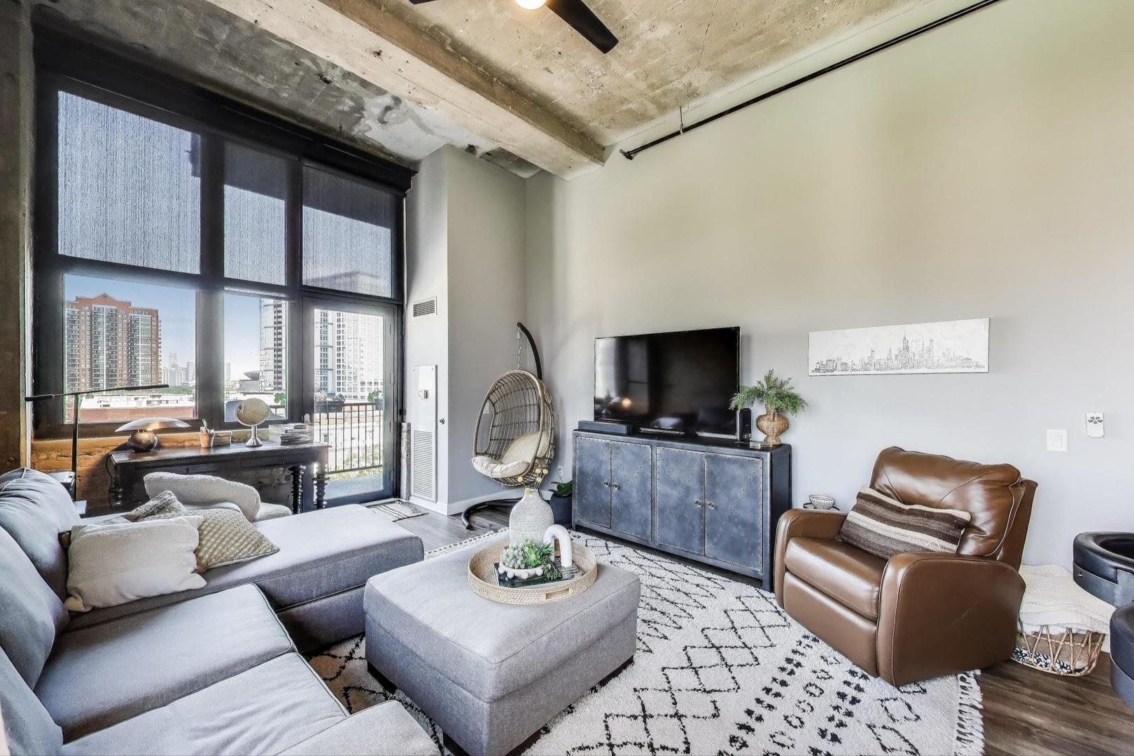 320 E 21ST Street 501