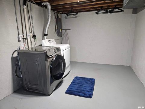 Tiny photo for 110 N Lark Lane, Carbondale, IL 62901 (MLS # EB459724)