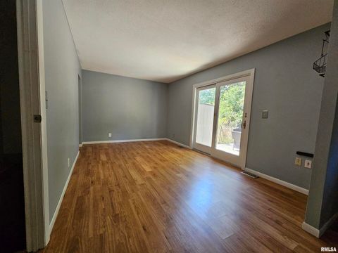 Tiny photo for 110 N Lark Lane, Carbondale, IL 62901 (MLS # EB459724)