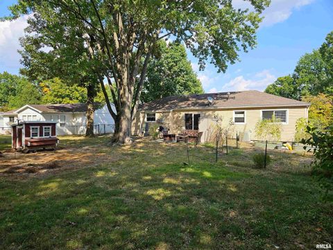 Tiny photo for 110 N Lark Lane, Carbondale, IL 62901 (MLS # EB459724)