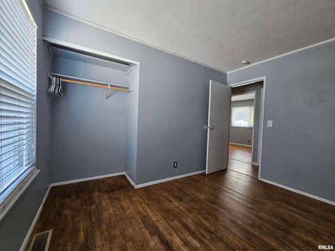 Tiny photo for 110 N Lark Lane, Carbondale, IL 62901 (MLS # EB459724)