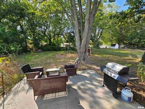 Tiny photo for 110 N Lark Lane, Carbondale, IL 62901 (MLS # EB459724)