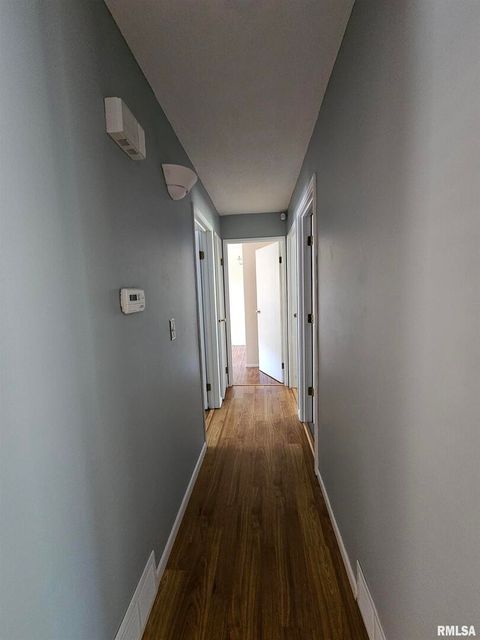 Tiny photo for 110 N Lark Lane, Carbondale, IL 62901 (MLS # EB459724)