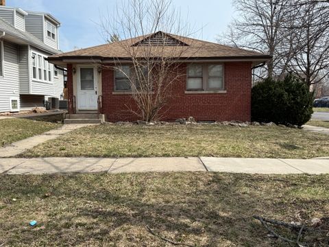 Tiny photo for 2345 N Nordica Avenue, Chicago, IL 60707 (MLS # 12603039)