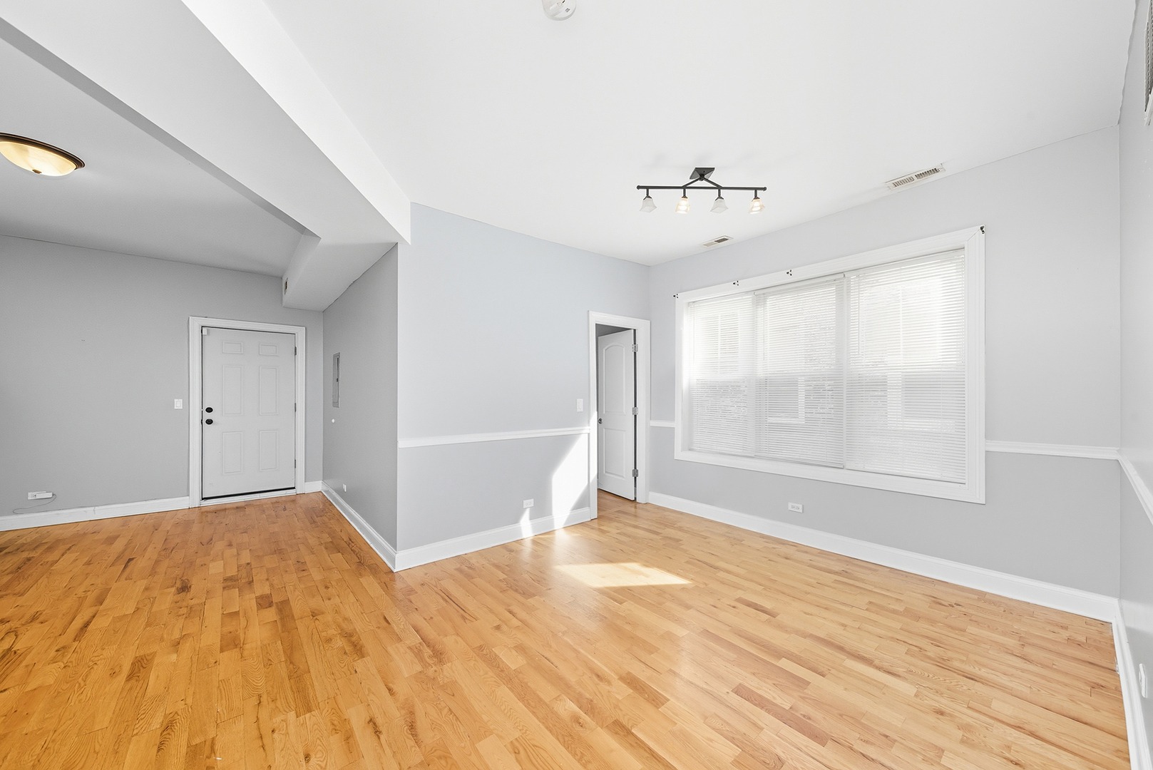 163 N Lockwood Avenue