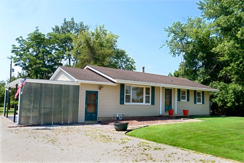 Tiny photo for 1104 N 29th Road, Utica, IL 61373 (MLS # 12710577)