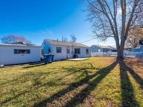 Tiny photo for 1621 Innercircle Drive, Crest Hill, IL 60403 (MLS # 12543703)