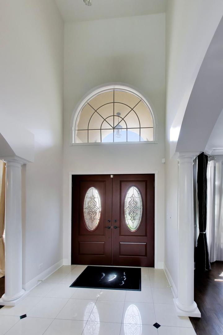 2444 N De Cook Court