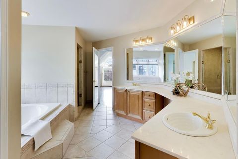 Tiny photo for 2444 N De Cook Court, Park Ridge, IL 60068 (MLS # 12606435)