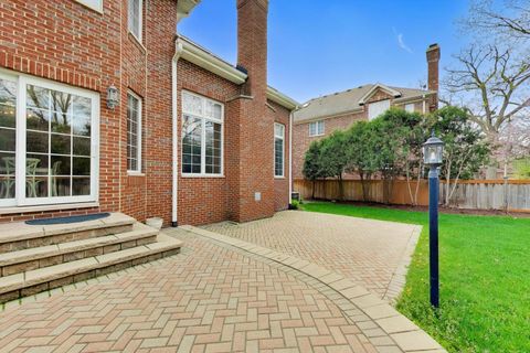 Tiny photo for 2444 N De Cook Court, Park Ridge, IL 60068 (MLS # 12606435)