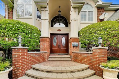 Tiny photo for 2444 N De Cook Court, Park Ridge, IL 60068 (MLS # 12606435)