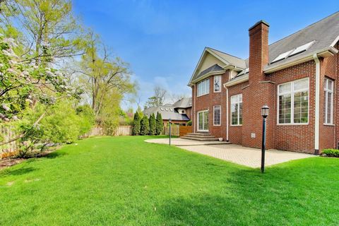 Tiny photo for 2444 N De Cook Court, Park Ridge, IL 60068 (MLS # 12606435)