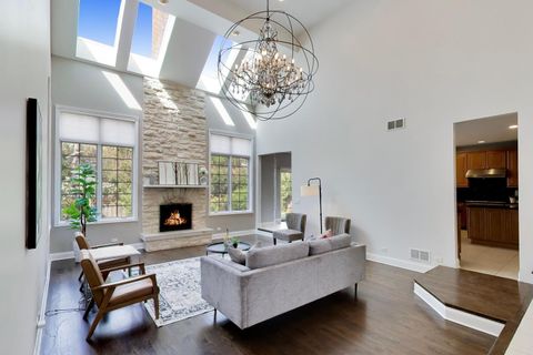 Tiny photo for 2444 N De Cook Court, Park Ridge, IL 60068 (MLS # 12606435)