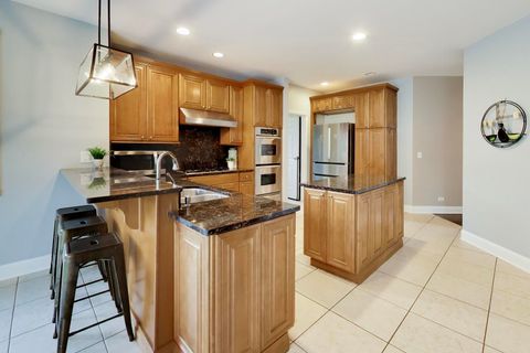Tiny photo for 2444 N De Cook Court, Park Ridge, IL 60068 (MLS # 12606435)