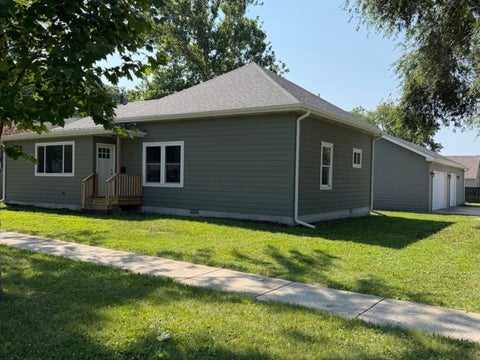 Photo of 402 E 2nd Street, Gilman, IL 60938 (MLS # 12729854)