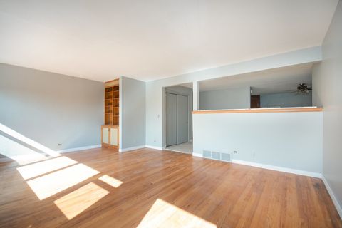 Tiny photo for 10448 W Cermak Road #1F, Westchester, IL 60154 (MLS # 12499427)