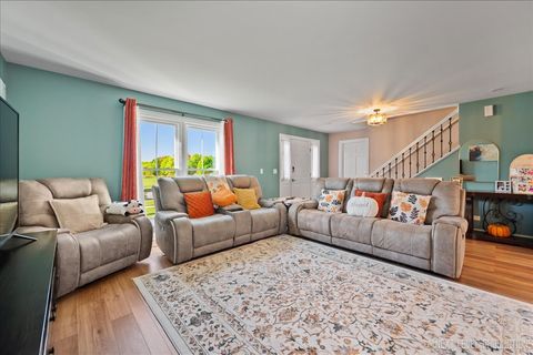 Tiny photo for 509 Wingfoot Drive, North Aurora, IL 60542 (MLS # 12482690)