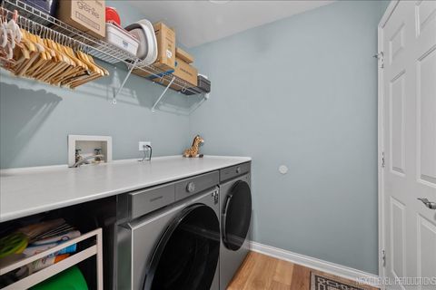 Tiny photo for 509 Wingfoot Drive, North Aurora, IL 60542 (MLS # 12482690)