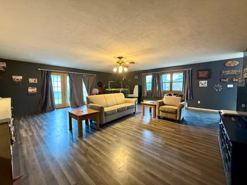 Tiny photo for 301 S Walnut Street, Clinton, IL 61727 (MLS # 12535156)