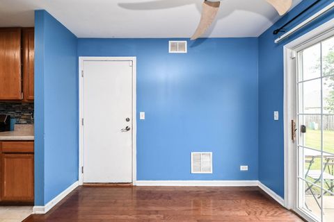 Tiny photo for 39631 N Warren Lane, Beach Park, IL 60083 (MLS # 12463505)