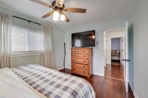 Tiny photo for 3816 Wisconsin Avenue, Berwyn, IL 60402 (MLS # 12497539)